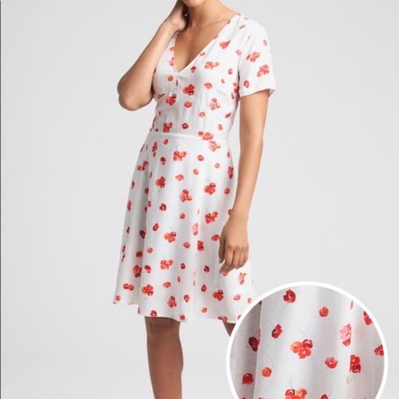 GAP Dresses & Skirts - GAP fit and flare floral white spring dress